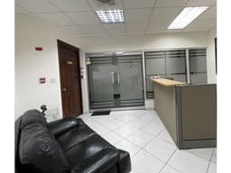 SE VENDE OFICINA - TORRE BANESCO MARBELLA