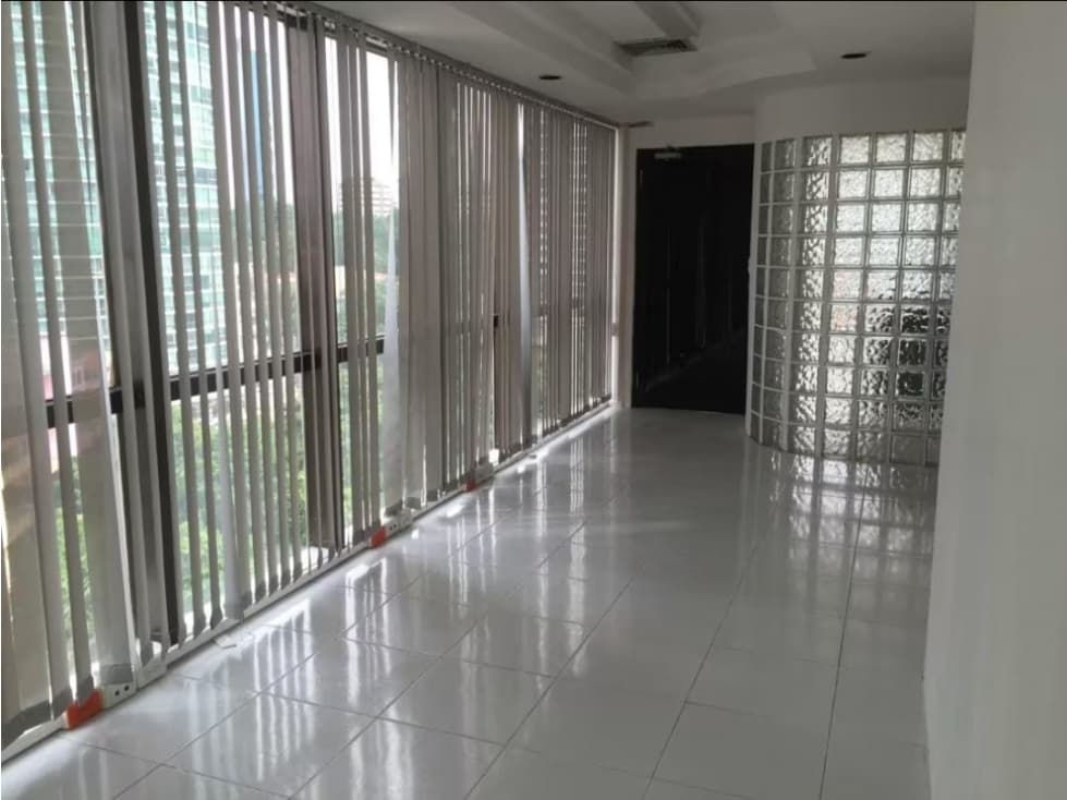 Oficina en Alquiler Avenida Balboa — foto 1