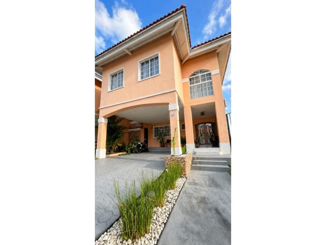Casa Amoblada en Alquiler en PH Doral | 5 Habitaciones | $3,000