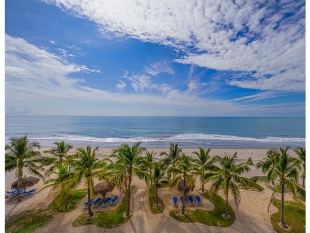 Paraíso Todo el Día: Alquila en Olas del Mar, Lujo para tu Familia