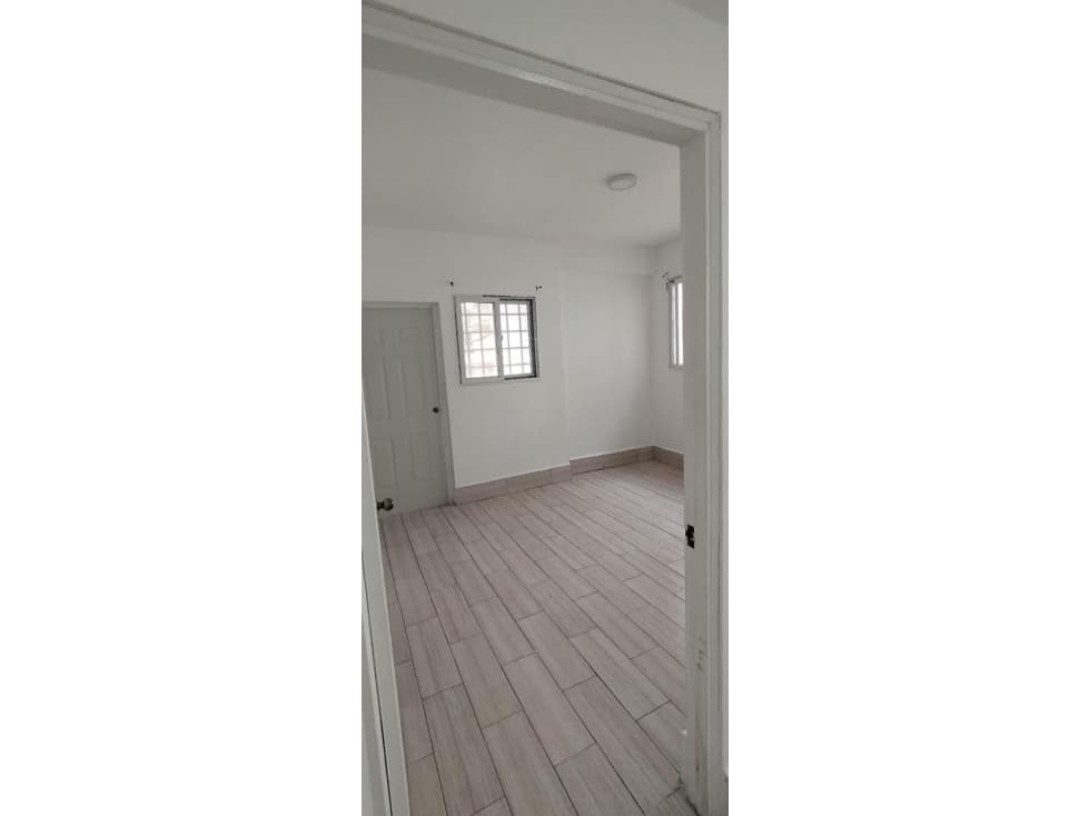 ALQUILER DE APARTAMENTO EN SANTA ANA — foto 2