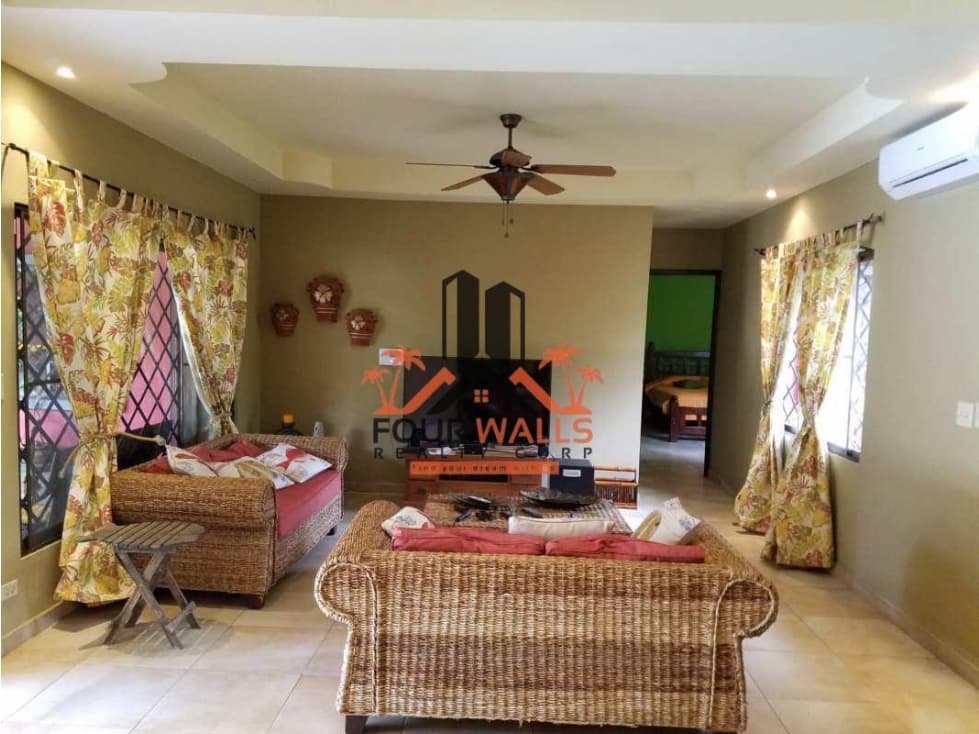 Home for Sale in Coronado Golf Club — foto 1