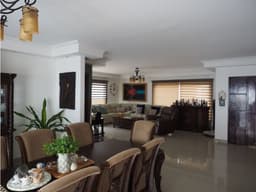 Venta y Alquiler: Casa en Altos del Golf