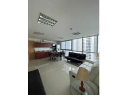 Venta de Oficina en Avenida Balboa, PH Colores de Bella Vista