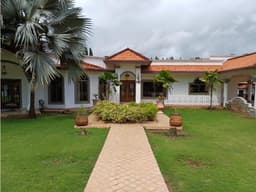 DAVID / LAS PERLAS / 1996 M2 / 4 HABITACION / 6 PARKING / TERRAZA