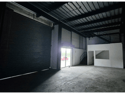 JUAN DIAZ / 500M / GALERA CON OFICINA / MEZZANINE / ANDEN / SOBRE VIA