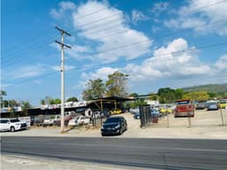SE VENDE TERRENO COMERCIAL RM1 EN 24 DE DICIEMBRE PARA DESARROLLO