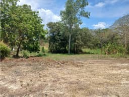 SE VENDE TERRENO DE 2994 METROS PLANO Y CERCA DE PLAYA / AG