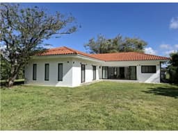 SE ALQUILA CASA EN CHAME 1110M 3 HABITACIONES AMOBLADO Y PISCINA