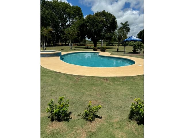 COCLE / ANTON / 80000M PLANOS / 4 CASAS / 8 CABAÑAS / SOBRE LA VIA AG