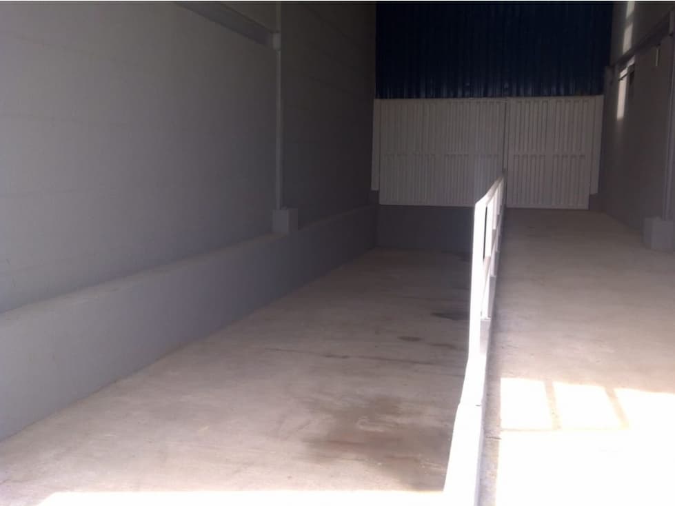 GALERA / PARQUE INDUSTRIAL / LAS AMERICAS / 1006m2 / CON ANDEN — foto 4
