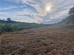 CHAME / LAS LAJAS / 25000M / TERRENO / COLINDA CON RIO / AG