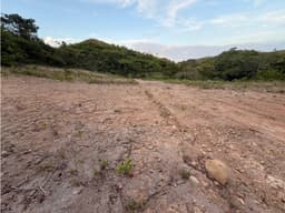TERRENO / CHAME / EL CALVARIO / 804 M2 / LOTE PLANO