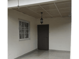 SE ALQUILA CASA EN NUEVO ARRAIJAN 600 M2 CON TERRAZA