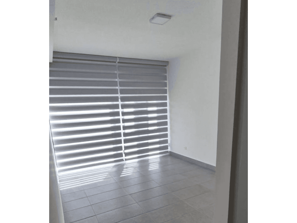 SE ALQUILA APARTAMENTO EN PH THE DISTRICT 215 M2 SEMI AMOBLADO — foto 1