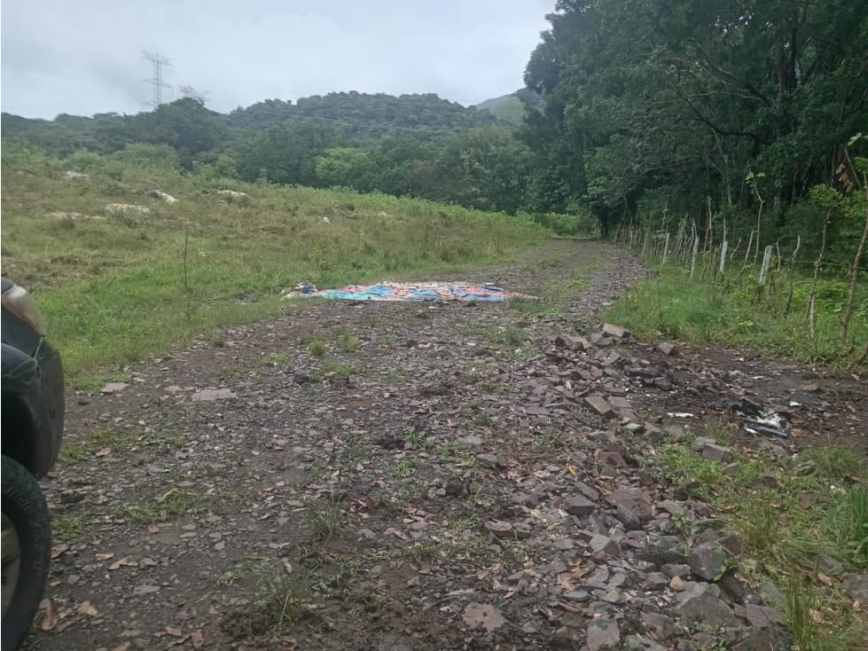 CHAME / EL ESPAVE / 3 HECTAREAS / AMPLIO TERRENO / ZONAS VERDES — foto 1