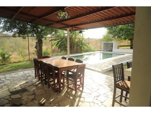 CHAME / NUEVA GORGONA / 6 HABITACIONES / 1250 M2 / PISCINA / AMOBLADA