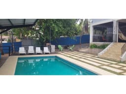 SE VENDE AMPLIA CASA EN NUEVA GORGONA 1150 M2 CON PISCINA Y TERRAZA