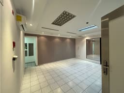 OBARRIO / EDIFICIO CENTRAL / PISO MEDIO / 135M / 3 PARKING / VACIO