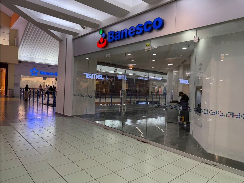 ALBROOK MALL / LOCAL COMERCIAL / 430M / PISO 2 / CERCA BANCOS — foto 6