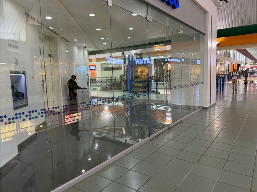 ALBROOK MALL / LOCAL COMERCIAL / 430M / PISO 2 / CERCA BANCOS — foto 2