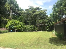 SE VENDE CASA EN LAS CUMBRES 1603 M2 RODEADA DE NATURALEZA