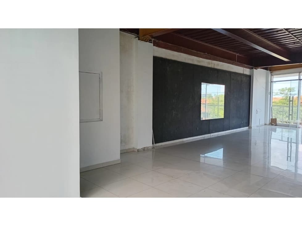 LOCAL / PLAZA VERSALLES / 75M2 / VIA PRINCIPAL / PISO MEDIO / VACIO — foto 5