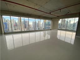 LUJOSA OFICINA / CALLE 50 / TORRE PBH / 622 M2 / A ESTRENAR / VACIA
