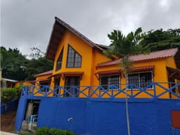CHAME / LÍBANO / 142727M / SOBRE LA VIA PRINCIPAL / TRES CASAS / AG
