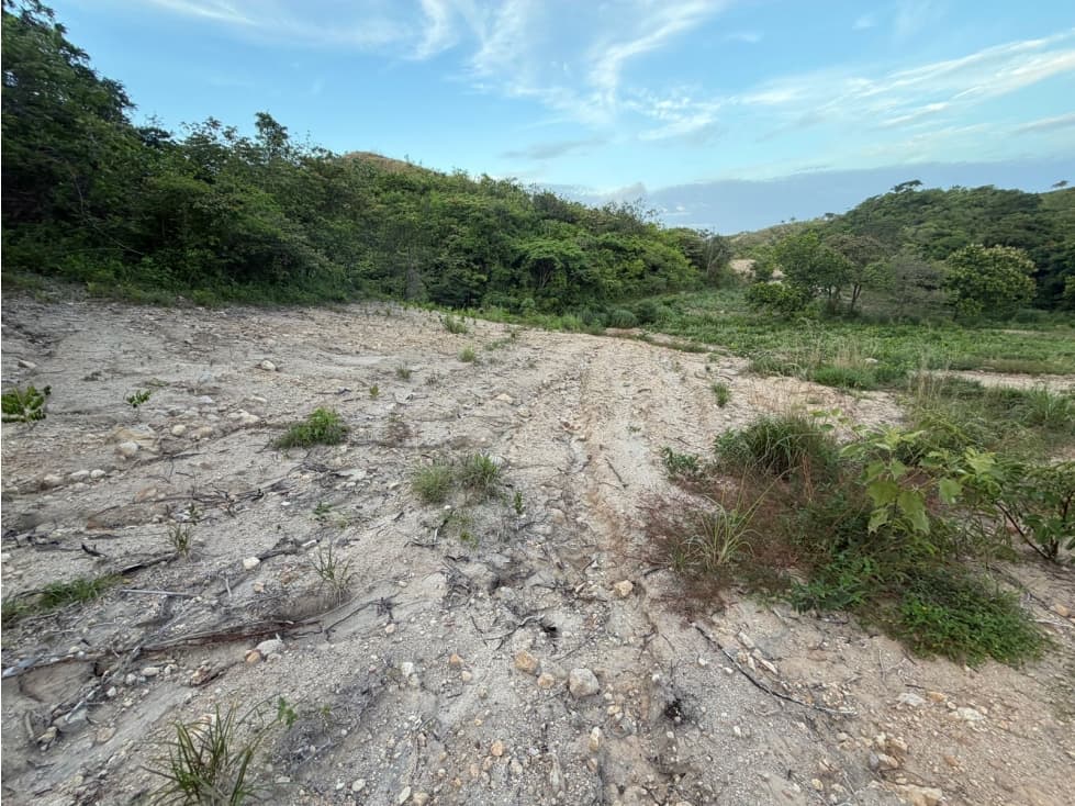 TERRENO / CHAME / EL CALVARIO / 895 M2 / LOTE PLANO — foto 3
