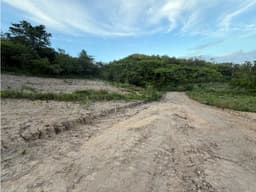 TERRENO / CHAME / EL CALVARIO / 594 M2 / LOTE PLANO