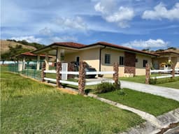 SE VENDE CASA EN CHAME 627M BRISAS DEL CELAJE 3 HABITACIONES PISCINA
