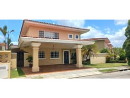 BRISAS DEL GOLF / VILLA ALTA / 4 HABITAC. / 422m2 / AMPLIO JARDÍN / YG