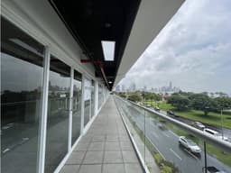 SE VENDE LOCAL COMERCIAL EN THE SANDS AV. BALBOA 180 M2