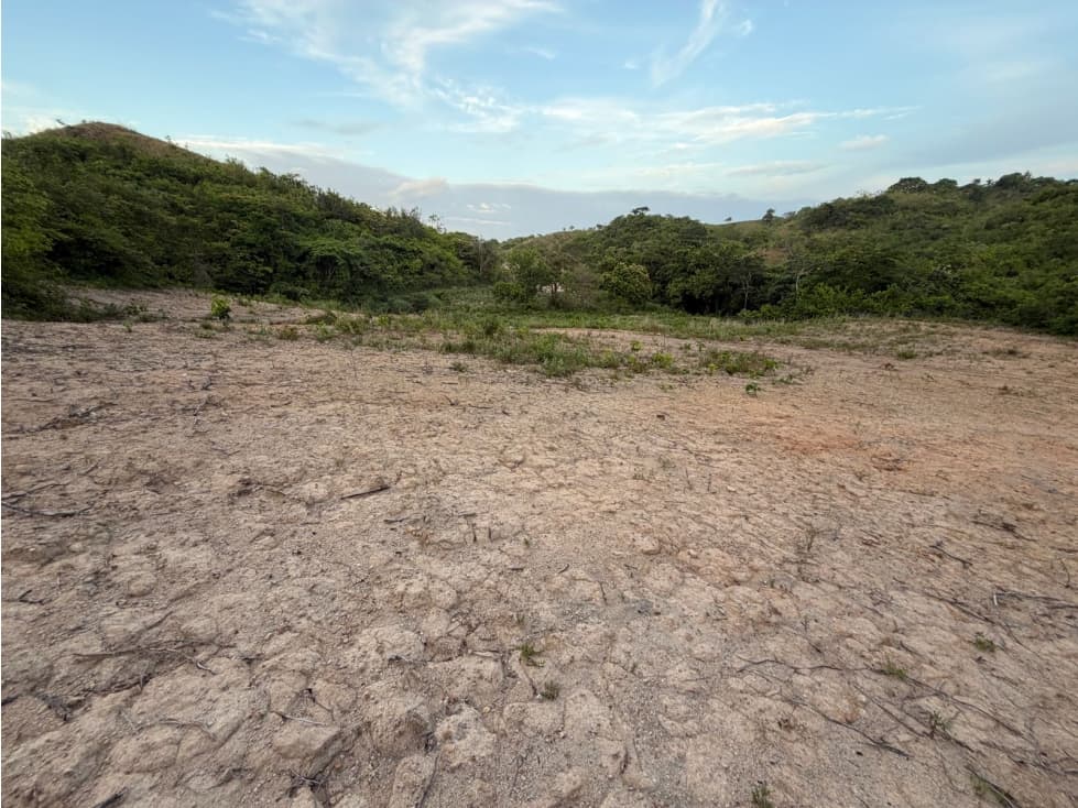 TERRENO / CHAME / EL CALVARIO / 972 M2 / LOTE PLANO — foto 5