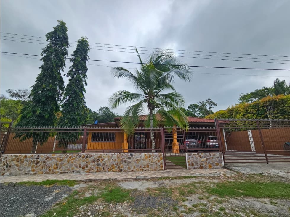 SE VENDE CASA EN CAPIRA 1000 M2 CON PISCINA — foto 2