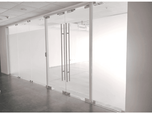 SE VENDE OFICINA COSTA DEL ESTE PLAZA REAL 118M 1 BAÑO NO DIVISIONES