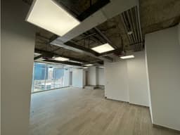 OFICINA / CALLE 50 / TORRE GLOBAL /106m2 / NEGOCIABLE/ ESPACIO ABIERTO