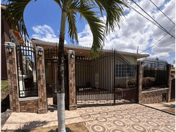 SAN ANTONIO / ALTOS DE LAS PRADERAS / 300M / 4 HABITACIONES / 3 BAÑOS