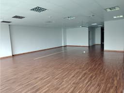 OFICINA / COSTA DEL ESTE / PLAZA REAL / 147M / PISO BAJO / DIVISIONES