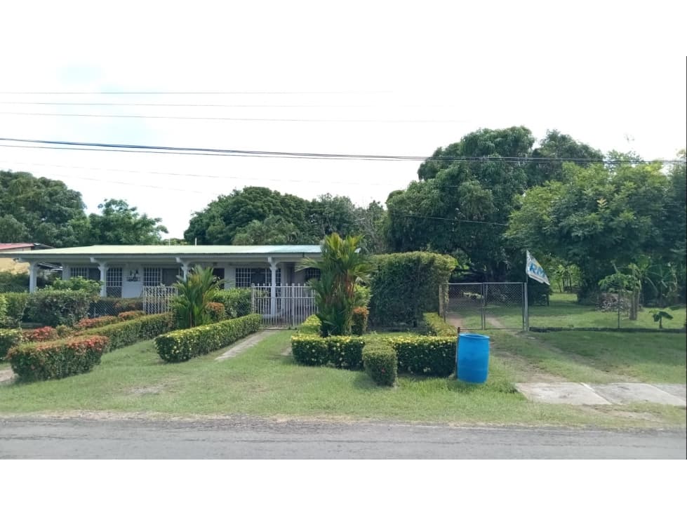 COCLE / ANTON / 3 HABITACIONES / 1200 M2 / TERRAZA / CERCADA — foto 1