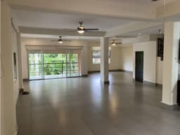 CLAYTON / 420M / 4 HABITACION / 3 NIVELES / 2 PARKING / TERRAZA