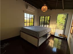 SE VENDE CASA DOS NIVELES EN CHAME LLANO GRANDE 4203M CON TERRAZA