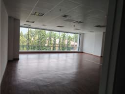 OFICINA / COSTA DEL ESTE / PLAZA REAL / 147M / PISO BAJO / DIVISIONES