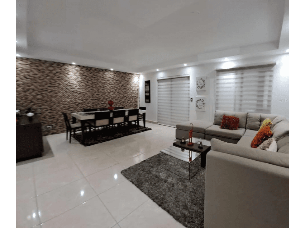 SE VENDE CASA EN VERSALLES CON PISCINA PRIVADA — foto 3