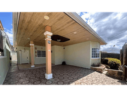 SE ALQUILA CASA EN SAN ANTONIO 300M 4 HABITACIONES 3 BAÑOS CON PATIO