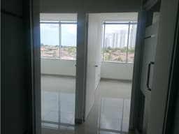 SE ALQUILA OFICINA COSTA DEL ESTE PLAZA REAL 125M PISO BAJO DIVISION