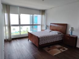 SE ALQUILA APARTAMENTO EN PH GRAND BAY 96 M2 AMOBLADO