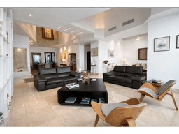 COSTA DEL ESTE / PH VITRI / 464M / 4 HABITACIONES / 4 PARKING / BALCON