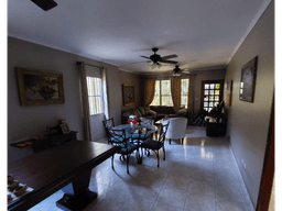 SE VENDE CASA VILLA DE LAS FUENTES II 400M 2 PISOS CON TERRAZA Y BAR